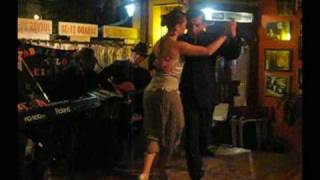 Mónica y Néstor Castillo en la Esquina Osvaldo Pugliese, agosto 2009 - Part 3