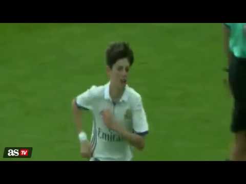 Elyaz Zidane, le plus jeune fils de Zinédine, marque face au FC Barcelone