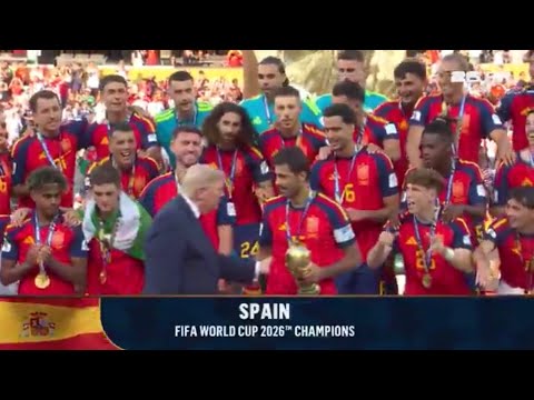 TRUMP ENTREGA COPA DEL MUNDO DE LA FIFA A ESPAÑA