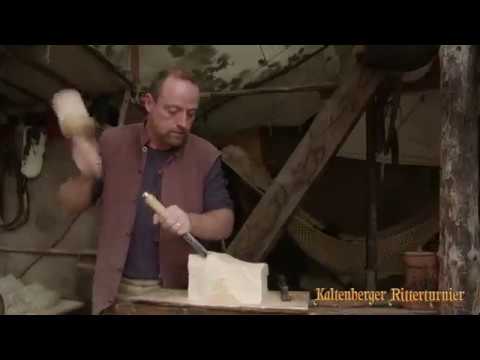 Holzschnitzer auf dem Kaltenberger Ritterturnier