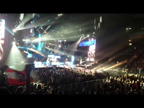 5SOS- Permanent Vacation (Berlin 16.05.15)