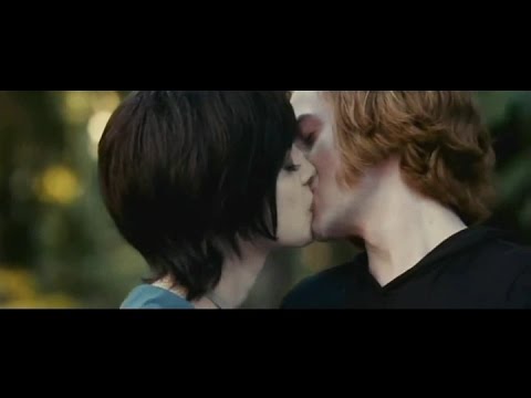 download lagu mp3 mp4 Ashley Greene Ve Sevgilisi, download lagu Ashley Greene Ve Sevgilisi gratis, unduh video klip Ashley Greene Ve Sevgilisi