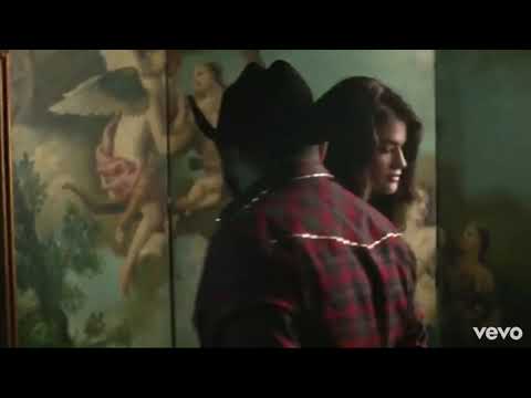 Gerardo Ortiz............ (El Aroma De Tu Piel)..