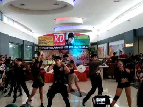 160918 DIVERGENT - Too Late at Kpop DCC Plaza Kalibata