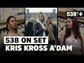 Kris Kross Amsterdam & Bizzey geven PRIVÉ TOUR tijdens shoot 'Hij Is Van Mij' met MAAN & TABITHA!