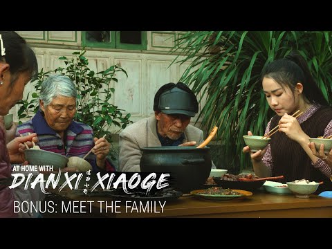 ボーナス：Dianxi Xiaogeの家族を満たし、彼らが彼女をペンジと呼ぶ理由を学ぶ (Bonus: Meet Dianxi Xiaoge's Family and Learn Why They Call Her Penji)