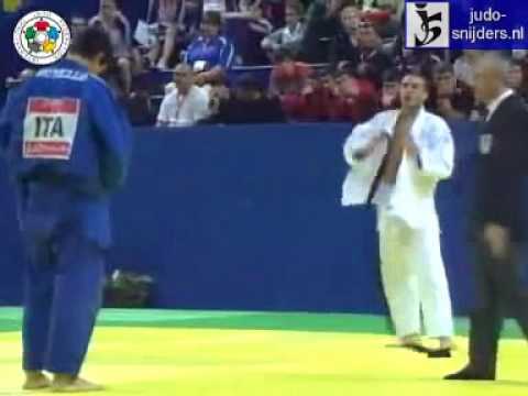 Judo 2009 Paris: Burello (ITA) - Yeghiazaryan (ARM) [-81kg].