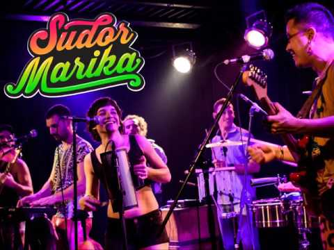Erótica Y Tonta - Sudor Marika