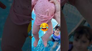 A BEBÊ REBORN DE SILICONE SÓLIDO FEZ XIXIX NA PISCINA #shorts