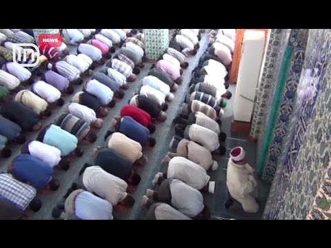 Namazi shëron dhimbjet e shpinës. Studiuesit amerikanë: Përkulja i bën mirë neuroneve