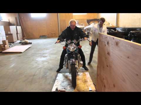 Honda CB750 Sandcast 1969 #742 "Candy Blue-Green" Running and Unboxing