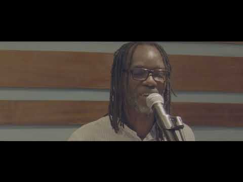 KAJEEM   MA ROUTE EST LONGUE VERSION ACOUSTIQUE