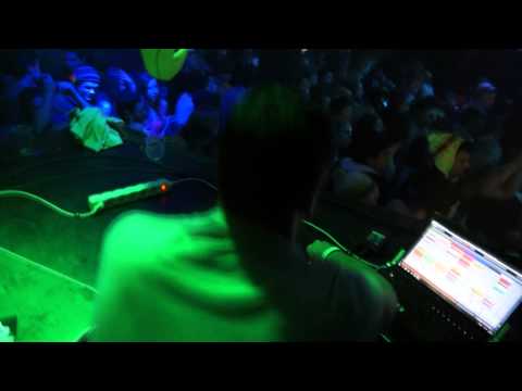 Guigoo - Live at Monsters Carnival - L' Amperage - Le dévoreur!