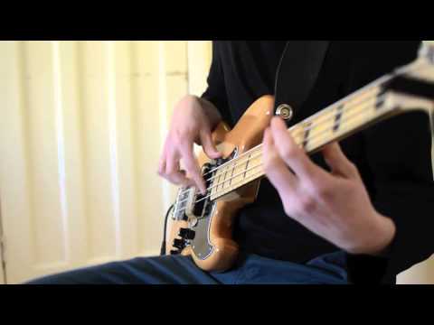 10 famous bass riffs of Muse in 4 minutes