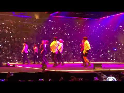 stray kids at kcon la - victory song