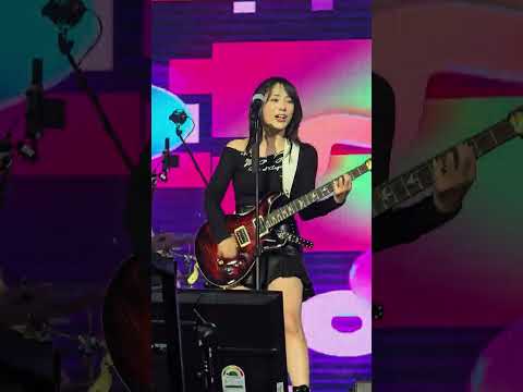 260516 BAD HABIT QWER 이시연 세로직캠 in YOUTH WAVE