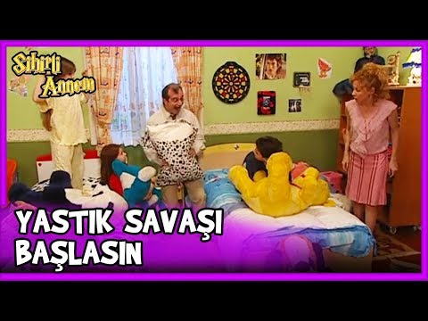 Sadık ve Betüş Çocuklarla YASTIK SAVAŞI Yapıyor - Sihirli Annem 14. Bölüm