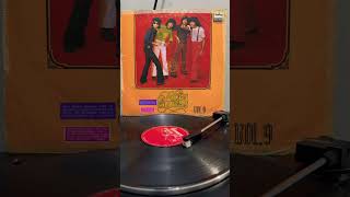 Download lagu Perasaan - Koes Plus (1973) #piringanhitam #musikindonesialawas #koesplus mp3