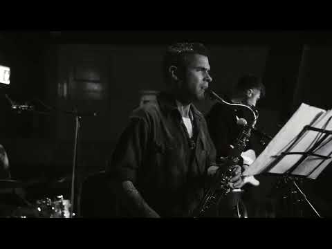 Binker Golding - "Love me like a woman", live 2023