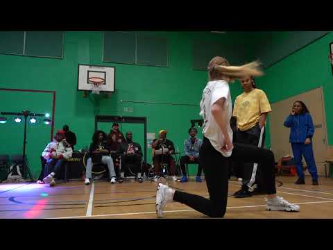 USDD battle - 1VS1 TOP 16 EMMA VS MOLLS