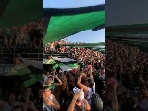 "YO SOY DE CHICAGO, ME GUSTA LA PASTA " Barra: Los Pibes de Chicago &bull; Club: Nueva Chicago