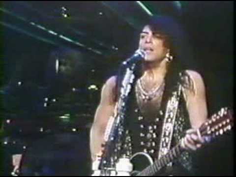 Kiss ( Unmasked ) - Forever ( Live )