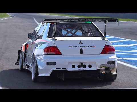 Onboard a Cosworth 2.2L stroker Mitsubishi Lancer EVO 8 RSR Time Attack car with Sequential gearbox!