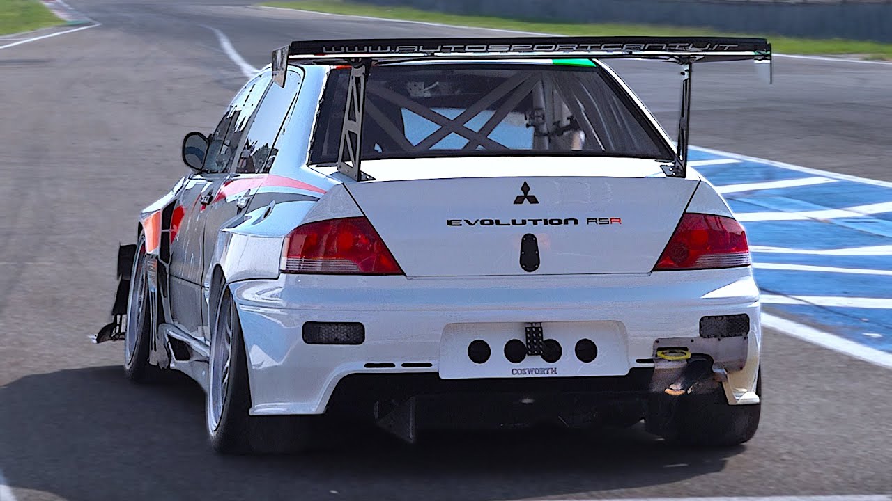 Onboard a Cosworth 2.2L stroker Mitsubishi Lancer EVO 8 RSR Time Attack car with Sequential gearbox!
