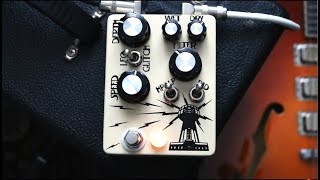 Video thumbnail for Hungry Robot Wardenclyffe Lo-Fi Pitch Modulator, Filter & Reverb by Pedalboard of the Day