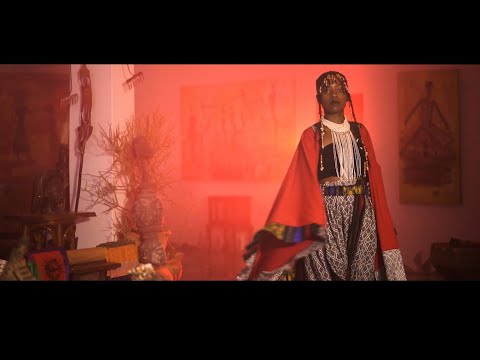 Mirror on the Wall (Fitnaal gi bàrina) - Mary N’Diaye & Clayton Hamilton