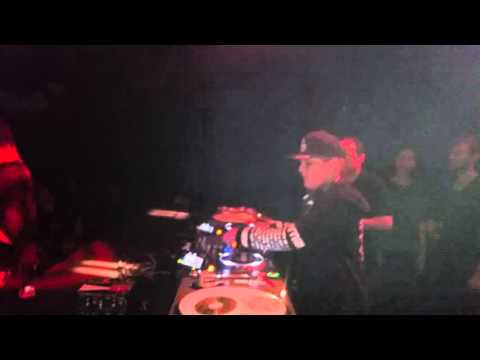 HUSTLE & BUSTLE CLARA DA COSTA & TWO DIGGERS