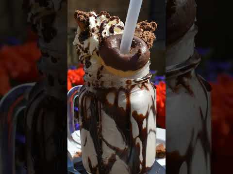 Chocolate shake Subscribe for more videos #youtubeshorts #foodmedia #yummy #tasty #delicious #yum