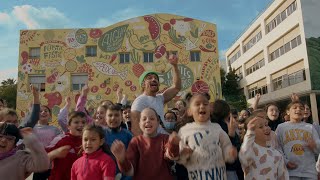 MACACO CON LA GASOL FOUNDATION. BAILO LA PENA.