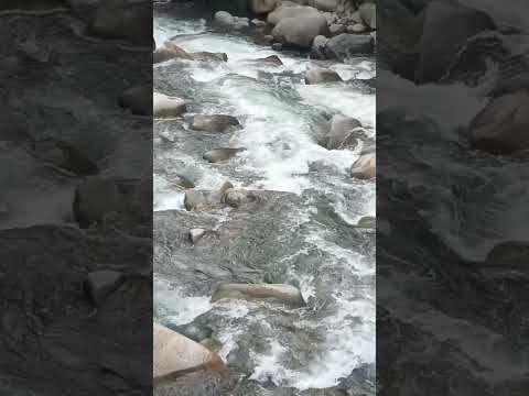 Las aguas color turquesa del río Pepino en Mocoa, Putumayo