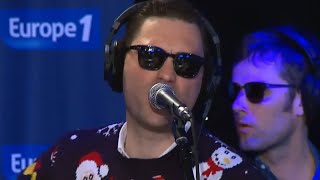 Gaspard Royant chante en live "(C'mon Baby) It's Christmas Time !" sur Europe 1