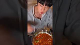 Download lagu They feel comfortable with us The way BTS come to tell daily moments with us😭 like we are bffs fr mp3