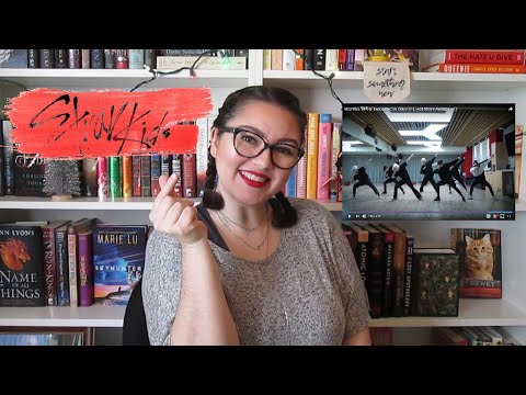 Former Dance Coach Reacts:  Stray Kids  神메뉴  Dance Practice Video (TMA ver)