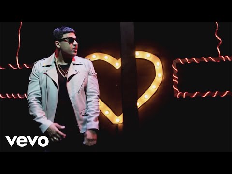 Carlitos Rossy - La Distancia (Official Music Video)