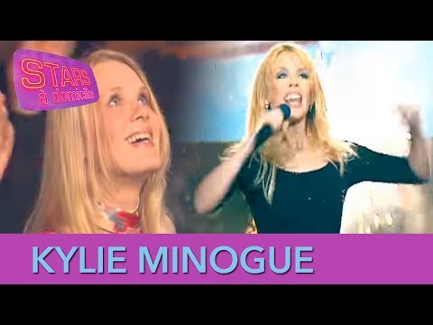 Kylie Minogue surprises a fan at the Olympia! - Stars at Home