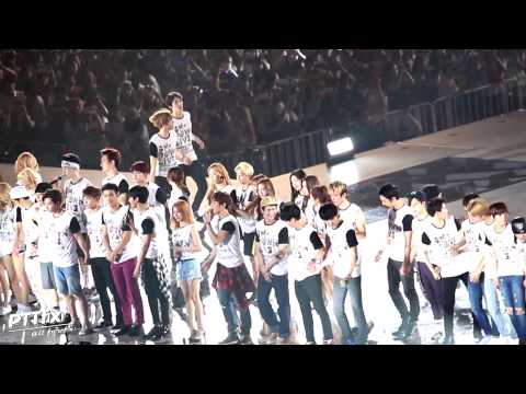 [Fancam] 150725 Amber Luna Osaka SMTOWN ENDING