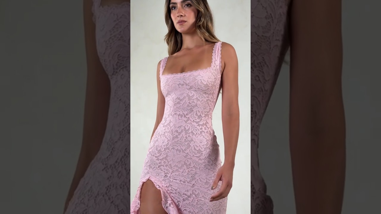 Il perfetto🥀 Il nostro abito a corsetto ROBINA con volant e decorazioni rosa💕 #moda #stile #outfi...