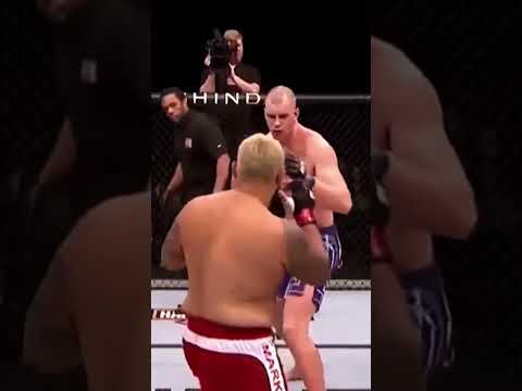 5’ 10” vs 7’ 0” Hunt KOs Struve 😳 #shorts #ufc #fight #mma