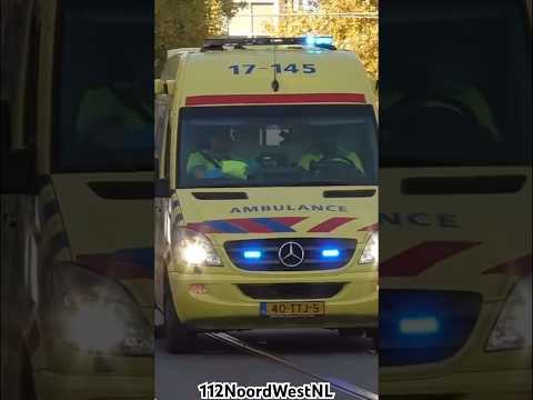 Oude #ambulance 17-145 met spoed onderweg in #rotterdam #einsatz #paramedic #emergency