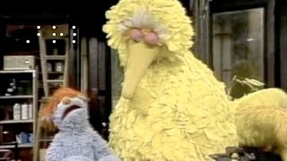 Classic Sesame Street - Big Bird learns about Braille (⠠⠃⠗⠇)