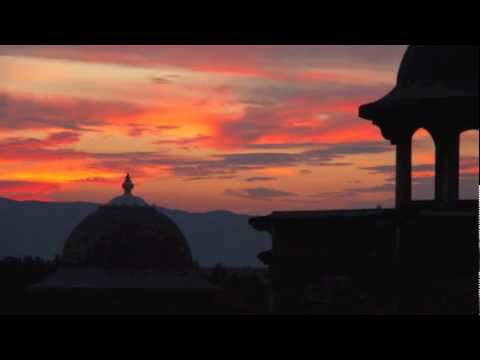 Ananda Giri sings despertares