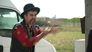 faze tari cand vecinul da muzica tare