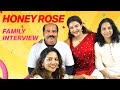 ഇവൾ ആരെയെങ്കിലും പ്രേമിച്ചിരുന്നെങ�