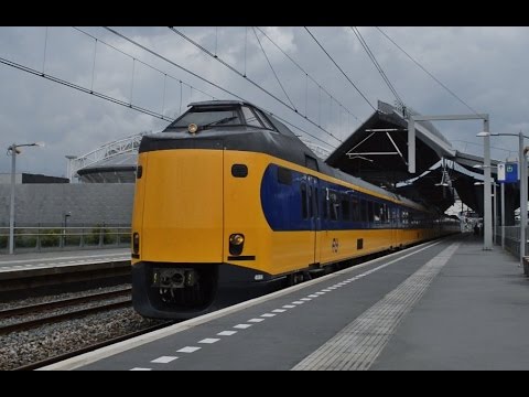 Treinen en Metro's in Amsterdam Bijlmer ArenA - 31 juli 2016