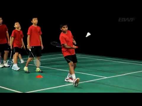 L5V3 Pas chassés et frappe coup droit