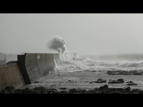 Video Thumbnail: Storm Nelson: high waves sweep over Brittany coast | AFP